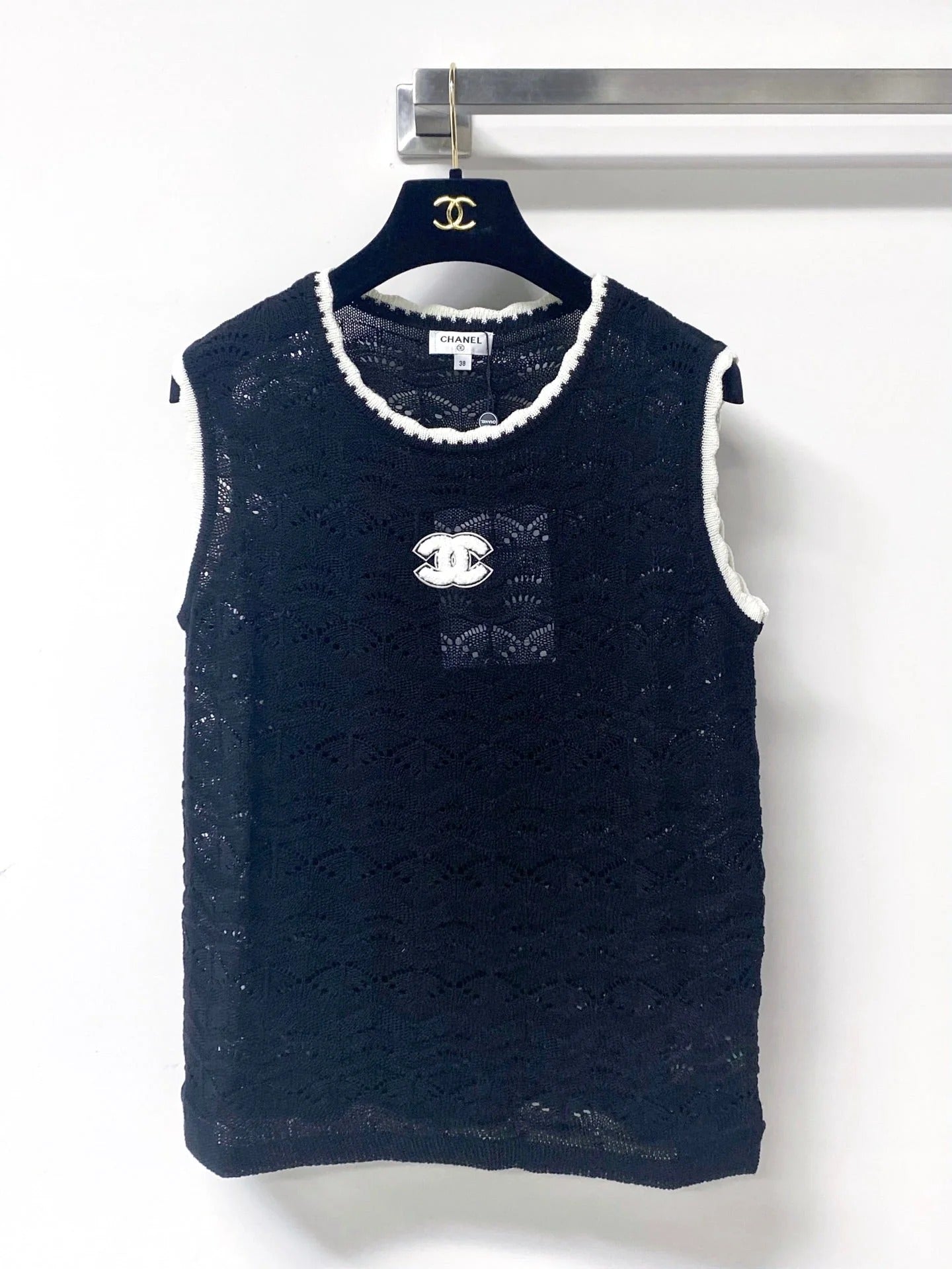 Chanel 2026 Vest With Logo Embellishment Wool Cashmere Tencel 295262