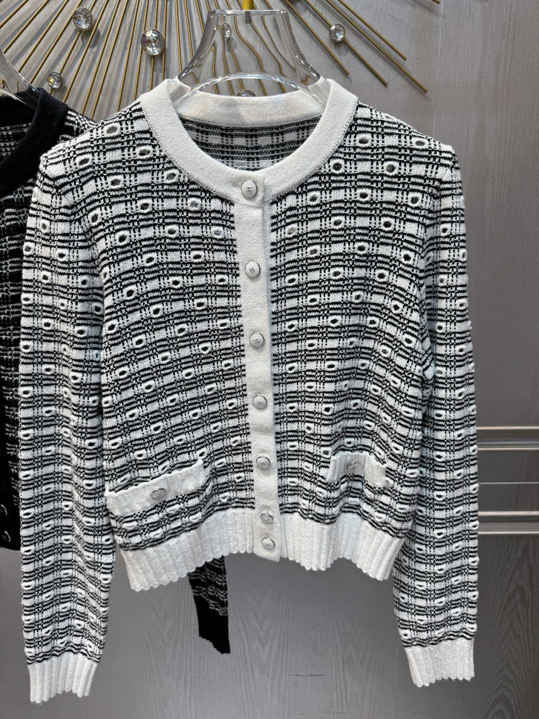 CC 25 Black And White Striped Cardigan 69490560